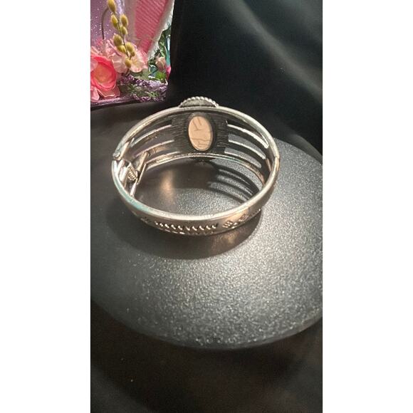 Aztec metal Cuff Bracelet - Picture 3 of 7